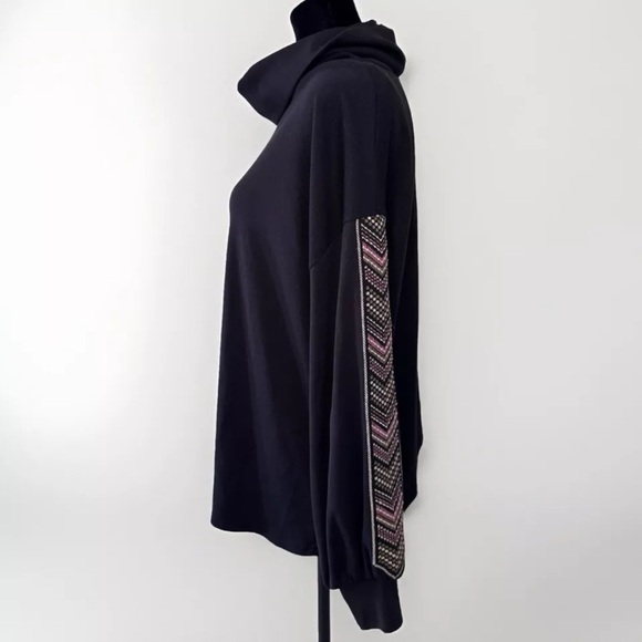 Savanna Jane Top 1X Slouchy Turtleneck Black Shirt Embroidered Boho Tulip Hem - Picture 2 of 9